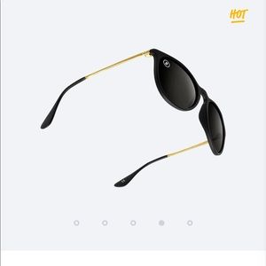 Blenders Polarized sunglasses black and gold